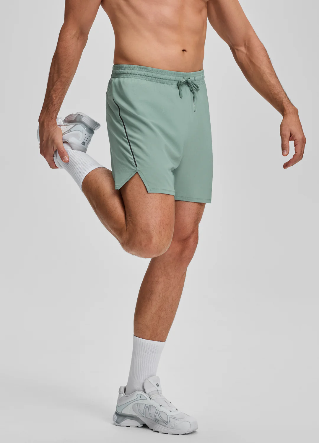 Athletic Mid-Thigh Shorts - Image 3