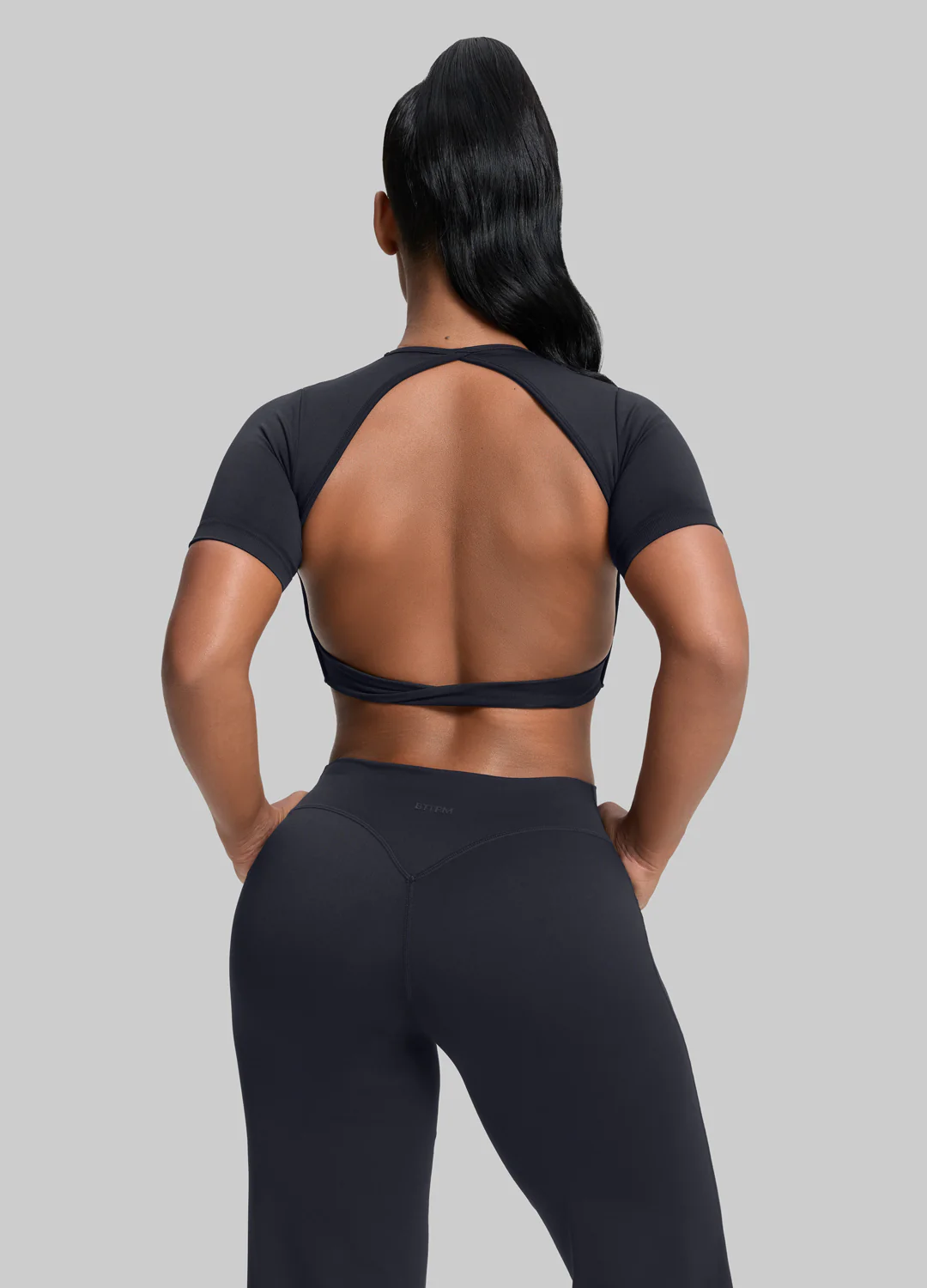Ultrasculpt Crew Neckline Backless Removable Bra Cups Seamless Crop Top - Image 3