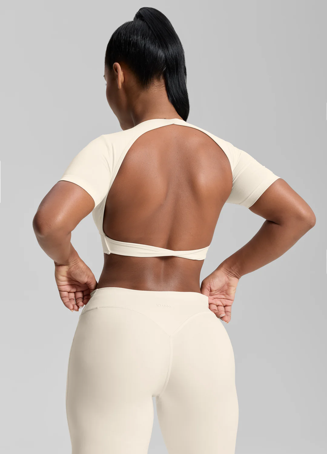 Ultrasculpt Crew Neckline Backless Removable Bra Cups Seamless Crop Top - Image 3