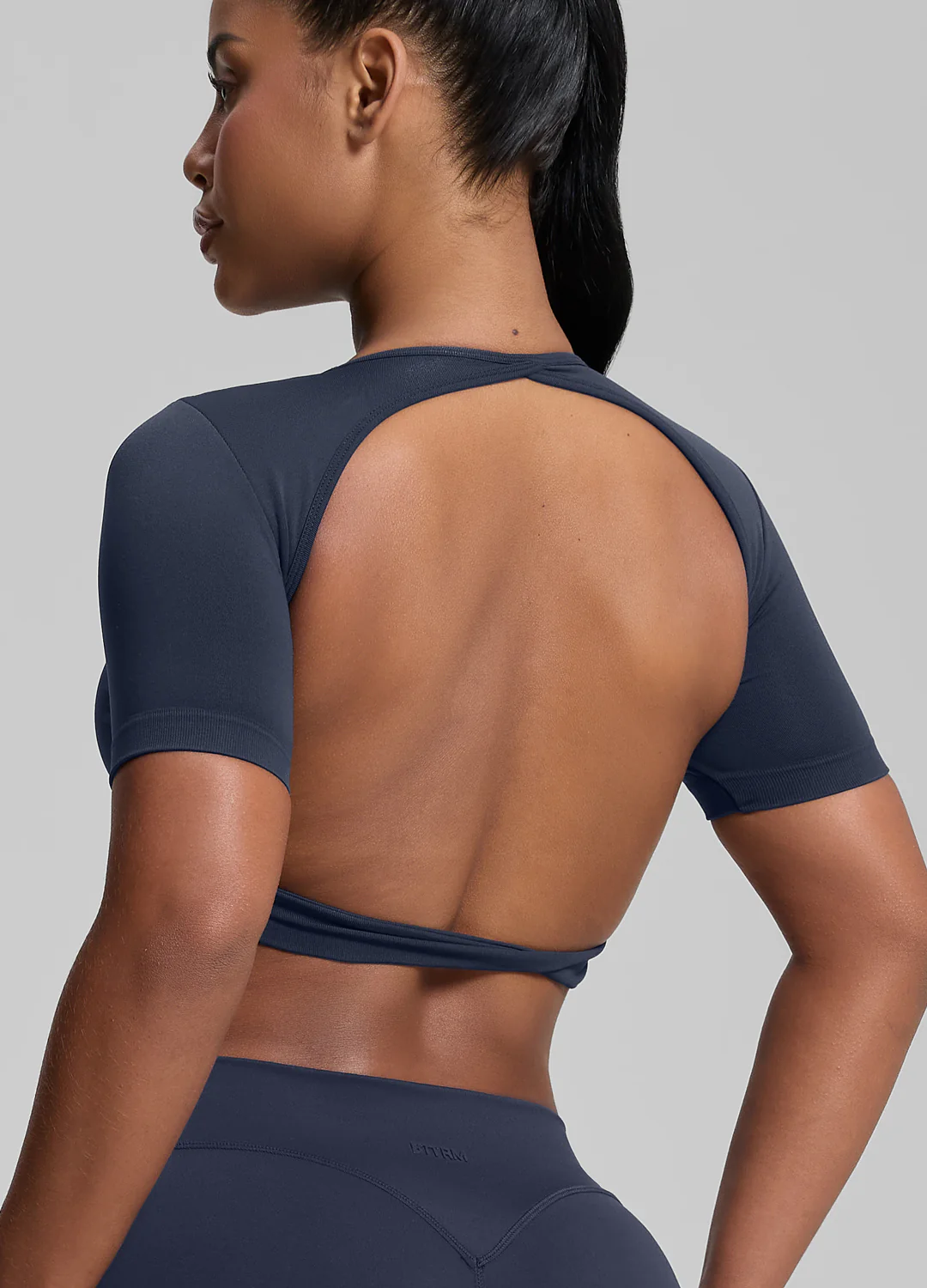 Ultrasculpt Crew Neckline Backless Removable Bra Cups Seamless Crop Top - Image 4