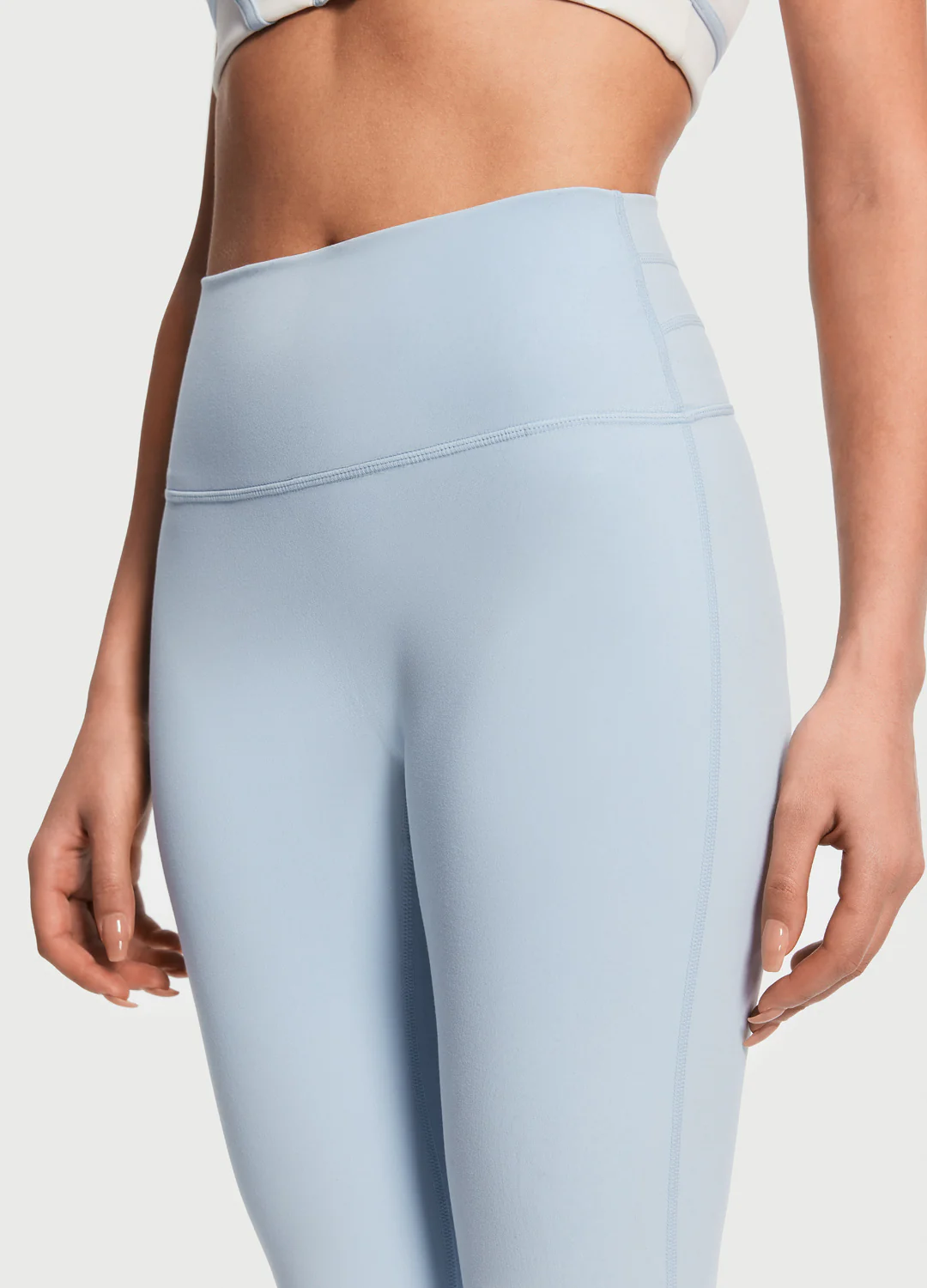 High-Waisted Foxy Flare Leggings - Image 4