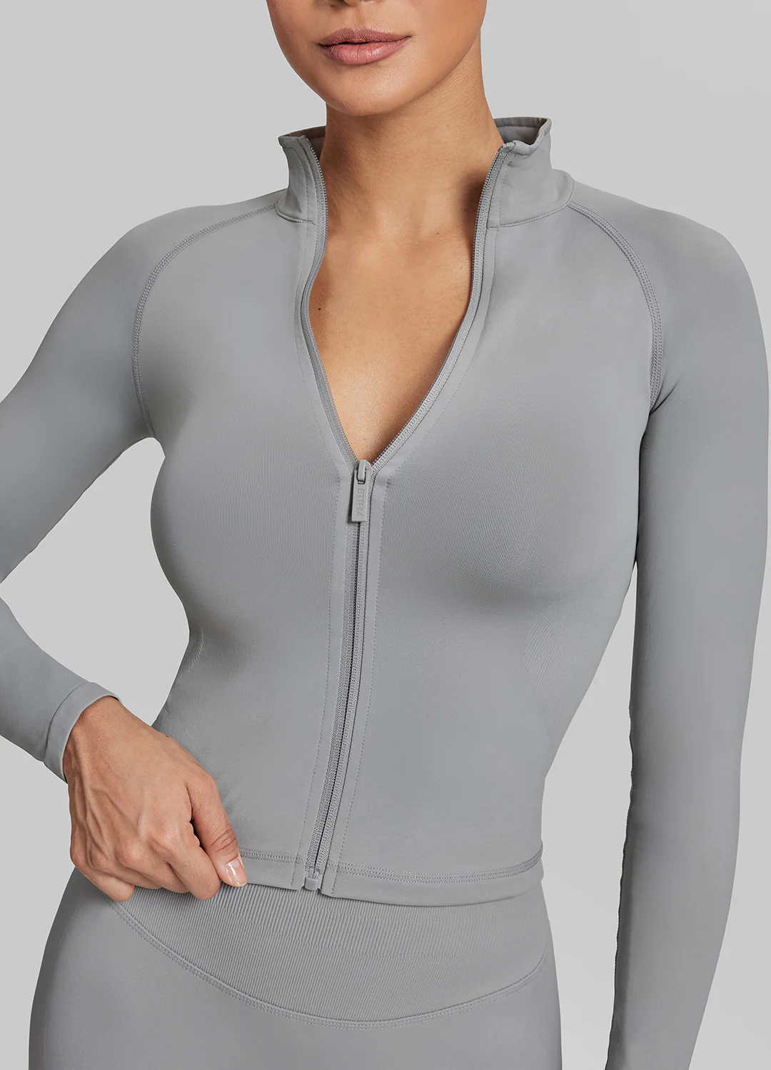 Ultrasculpt Longline Full Zipper Seamless Breathable Warm Jacket - Image 4