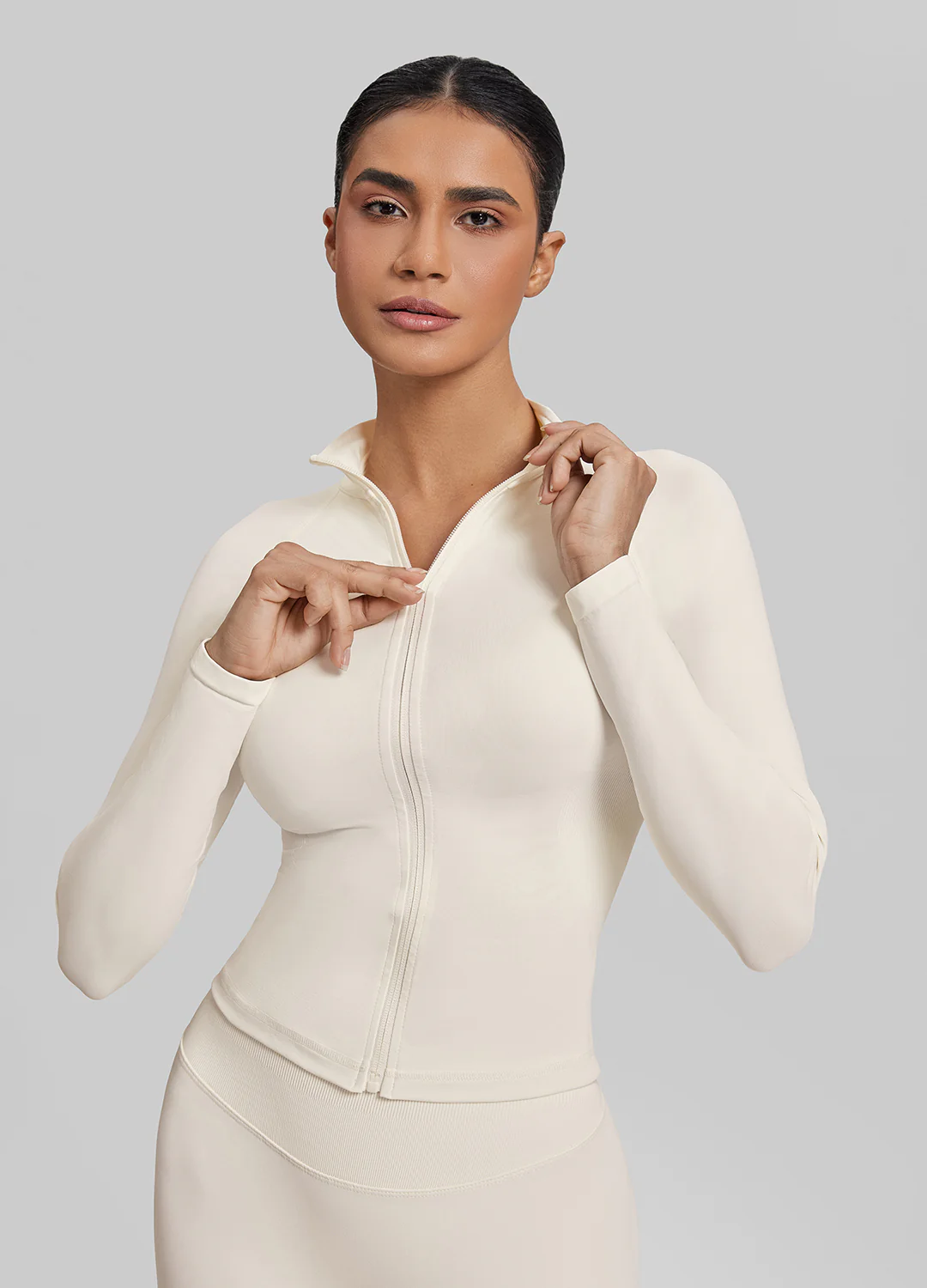 Ultrasculpt Longline Full Zipper Seamless Breathable Warm Jacket - Image 4
