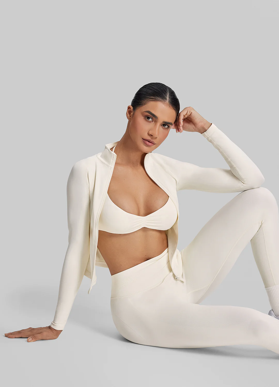 Ultrasculpt Longline Full Zipper Seamless Breathable Warm Jacket - Image 6