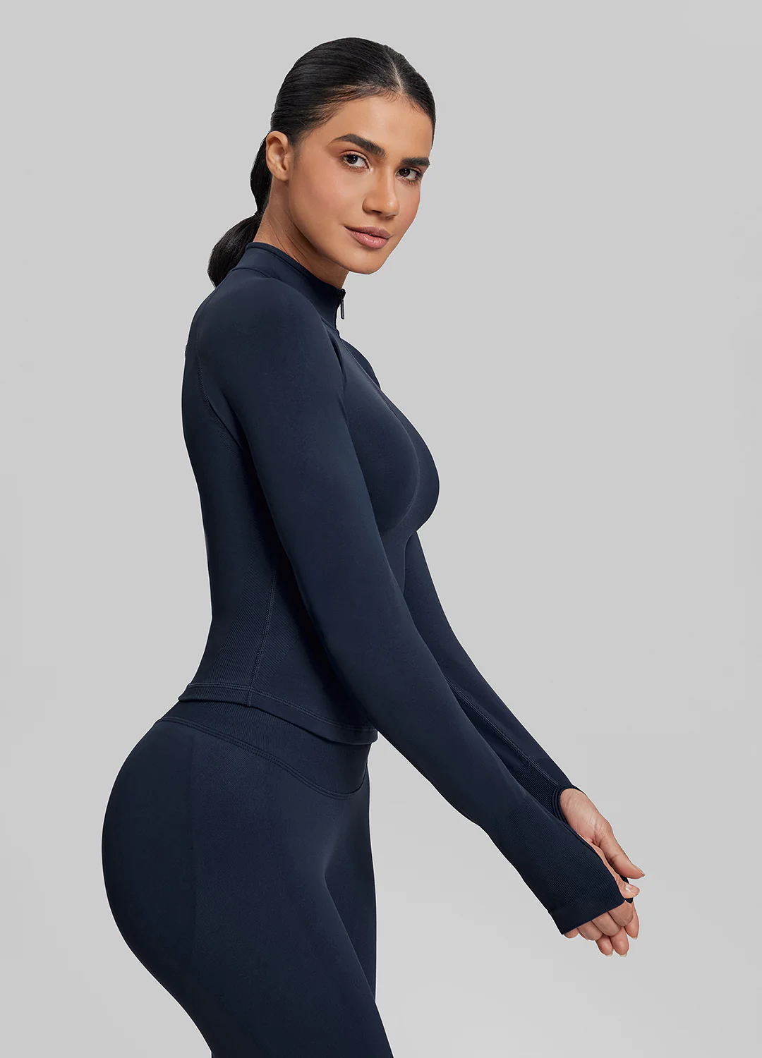 Ultrasculpt Longline Form-Fitting Seamless Thumb Hole Twill Knit Half-Zip Top - Image 2