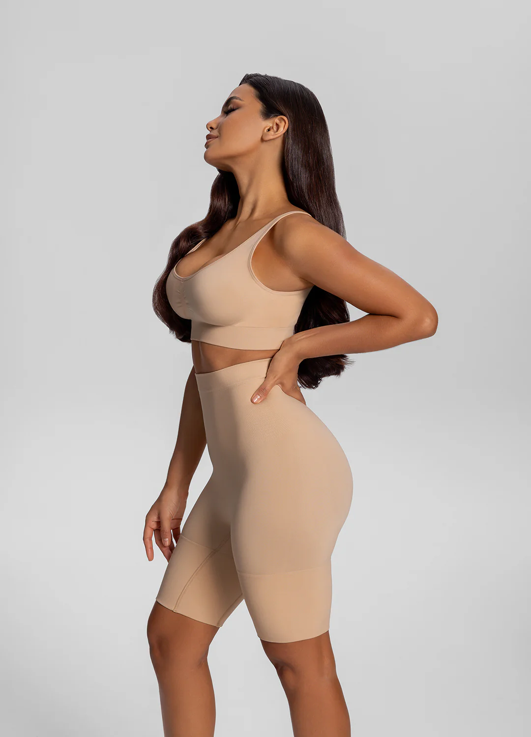 Seamless Mid-Thigh Tummy-Control Butt-Lifting Sculpting Shorts - Image 5
