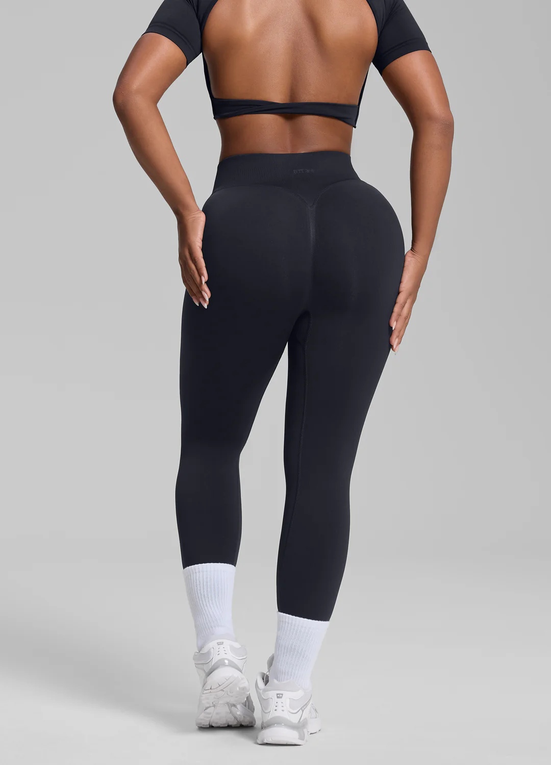 Ultrasculpt High Waisted Butt Lifting Tummy Control Shaping Training Leggings - Image 3