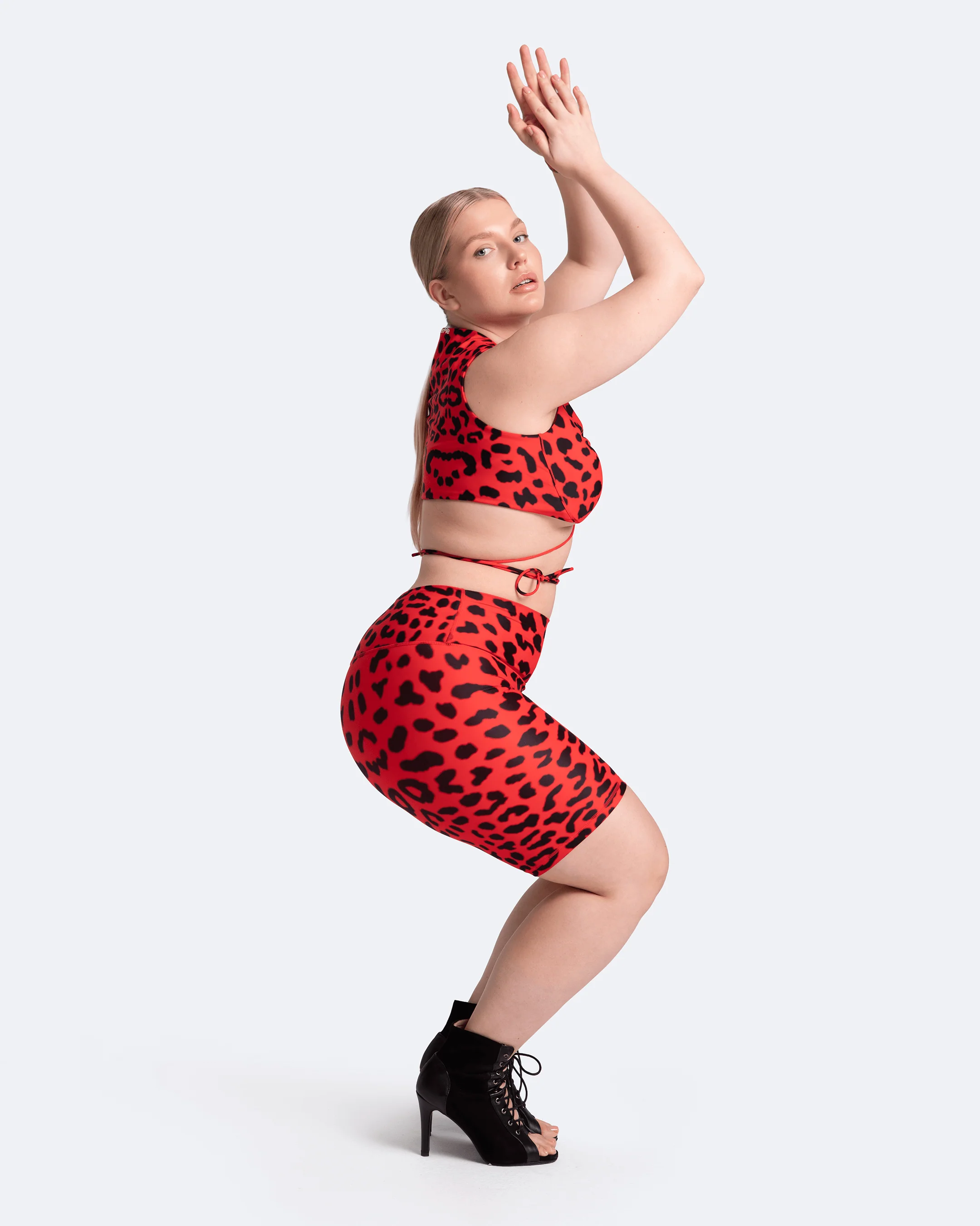 Shaping Shorts with Back Pocket - Image 16