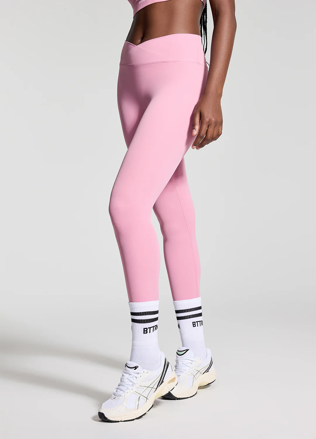 V-Cut Scrunch Leggings - Image 4