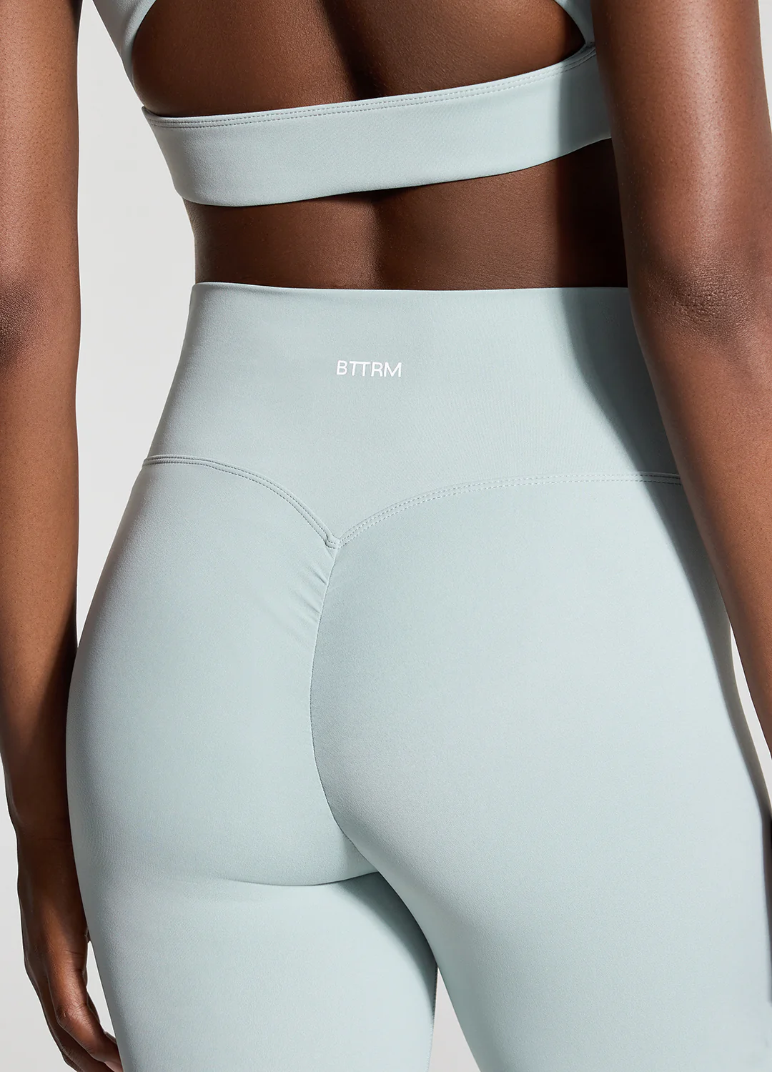 V-Cut Scrunch Leggings - Image 4